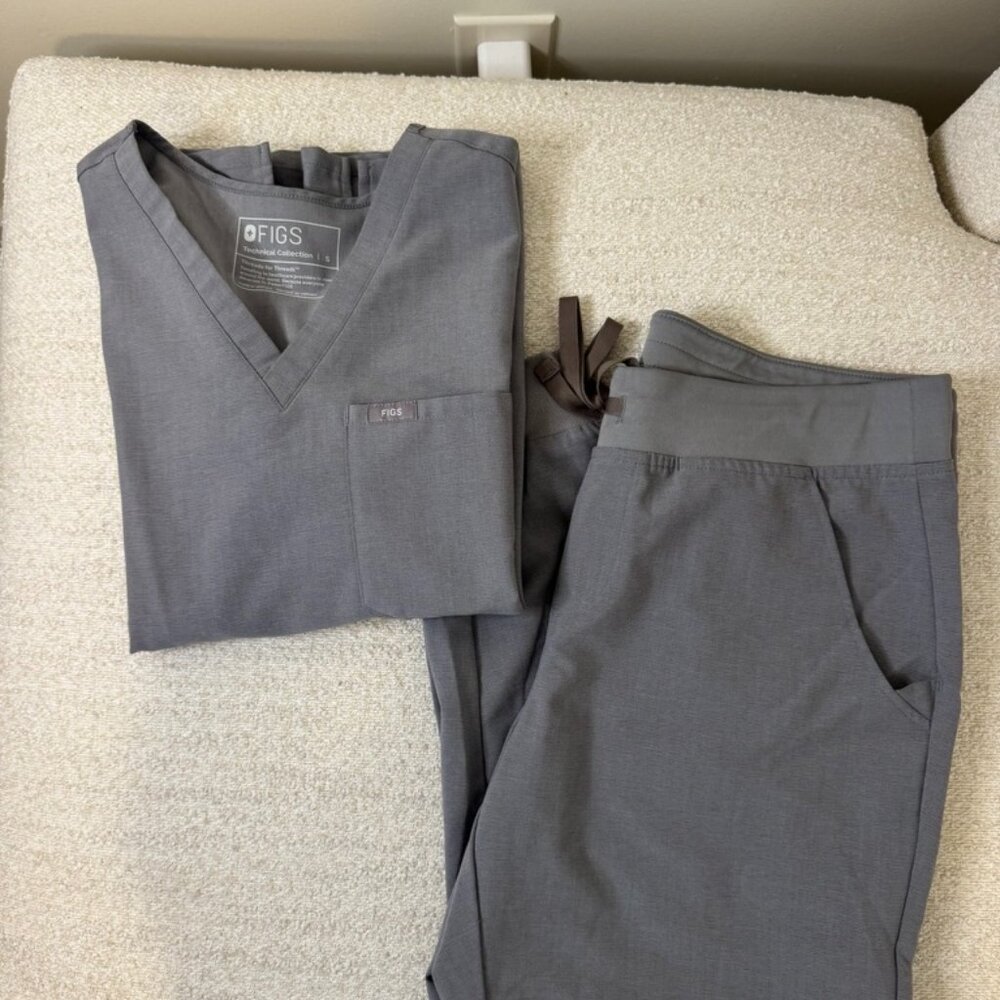 FIGS Dark Space Grey Scrub Set